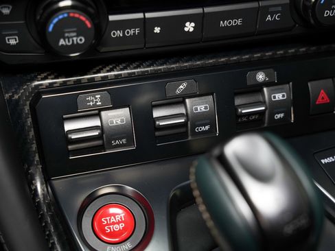 Used 2024 Nissan GT-R T-spec Dual-clutch 6-Speed Tra w/ Floor Mat Package image 51