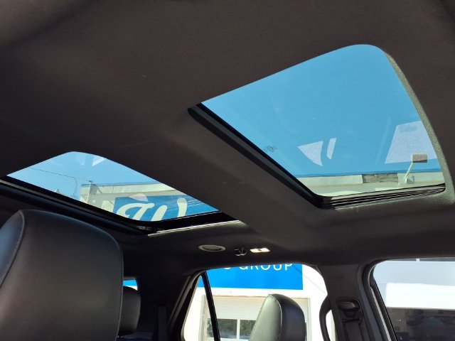 Used 2019 Ford Explorer XLT w/ Equipment Group 202A AWD/4WD image 17