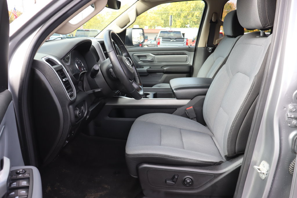 Used 2020 RAM 1500 Big Horn AWD/4WD image 4