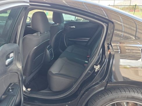 Used 2015 Dodge Charger SXT RWD image 19