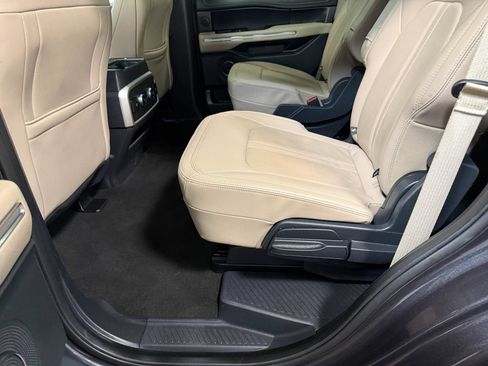 Used 2024 Ford Expedition Limited AWD/4WD image 47