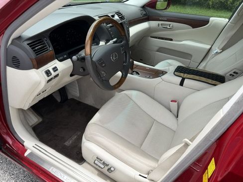 Used 2011 Lexus LS 460 w/ Luxury Value Edition RWD image 11