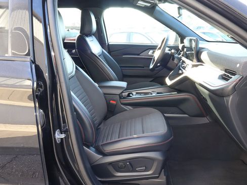 Used 2025 Ford Explorer ST-Line w/ ST-Line Street Pack image 27