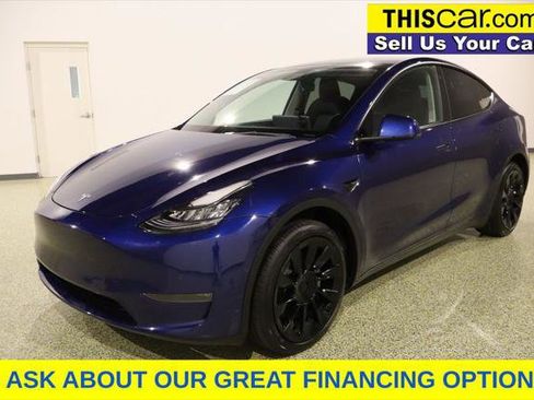 Used 2022 Tesla Model Y Long Range image 3
