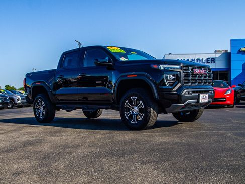Used 2025 GMC Canyon AT4 w/ Technology Plus Package AWD/4WD image 9