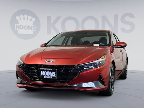 Used 2022 Hyundai Elantra Limited image 1