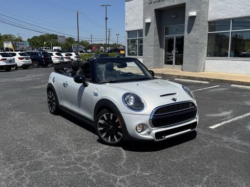 Used 2019 MINI Cooper S w/ Signature Upholstery Package FWD image 8