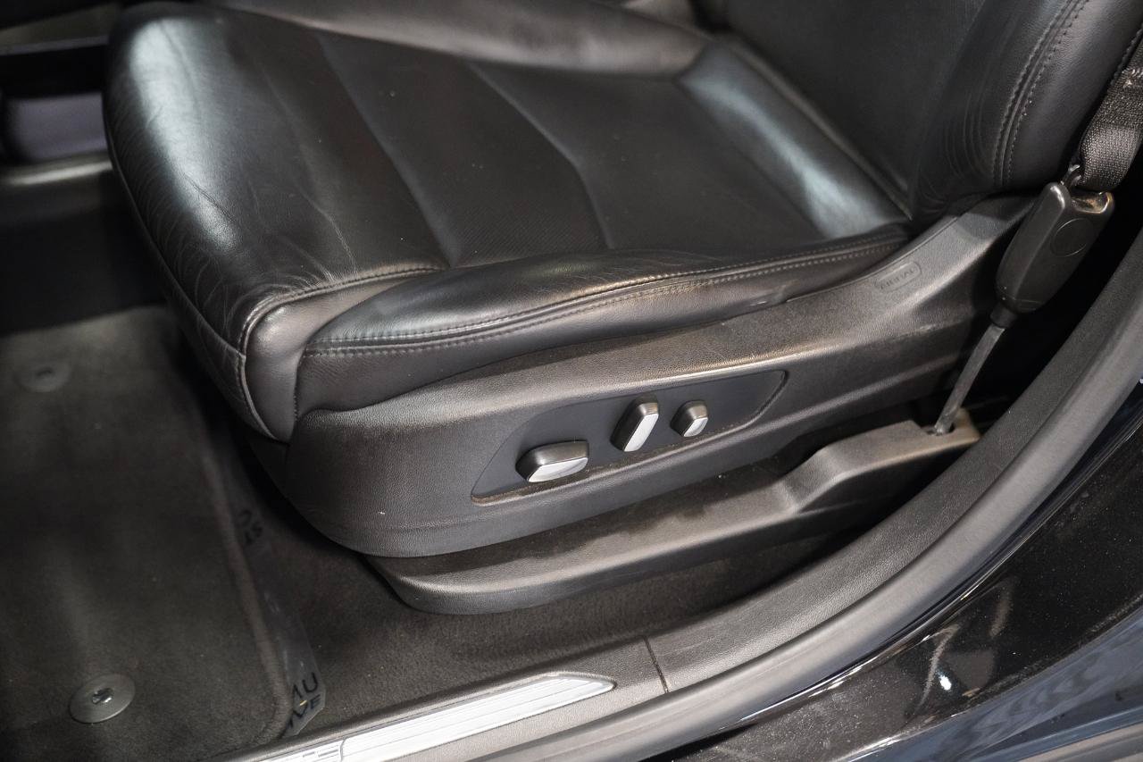 Used 2018 Cadillac XT5 Luxury w/ LPO, Black Ice Package FWD image 23
