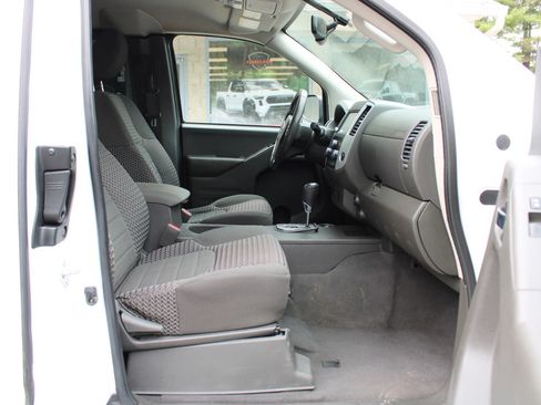 Used 2021 Nissan Frontier SV RWD image 7