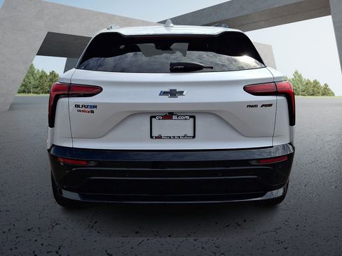 Used 2025 Chevrolet Blazer EV RS image 5