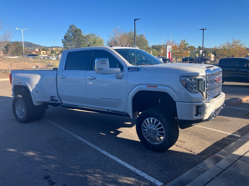 Used 2022 GMC Sierra 3500 Denali AWD/4WD image 3