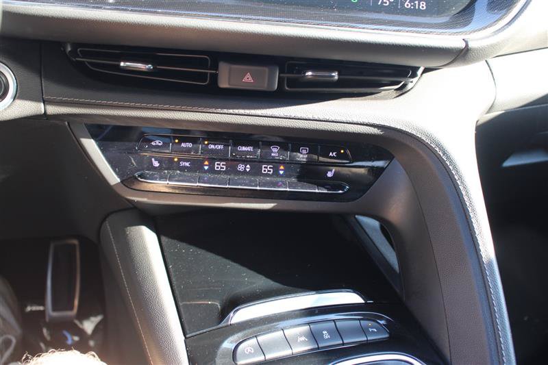 Used 2022 Buick Envision Essence w/ Sport Touring Package FWD image 13
