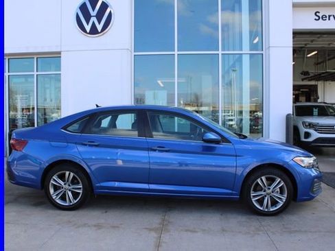 Used 2024 Volkswagen Jetta SE image 5