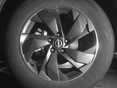 Used 2025 Nissan Rogue SV AWD/4WD image 12