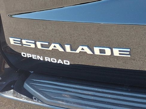 Used 2024 Cadillac Escalade ESV Premium Luxury AWD/4WD image 34