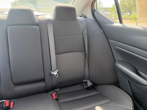 Used 2025 Nissan Altima 2.5 SV FWD image 38