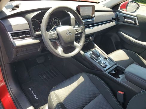Used 2024 Mitsubishi Outlander ES AWD/4WD image 6