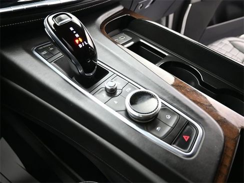 Used 2021 Cadillac Escalade ESV Premium Luxury Platinum image 17