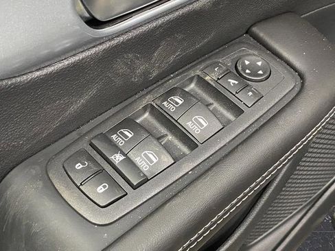 New 2026 Chrysler Pacifica Limited w/ S Appearance Package AWD/4WD image 31