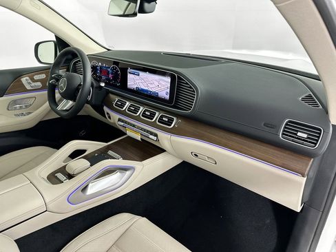 New 2026 Mercedes-Benz GLS 450 4MATIC image 32
