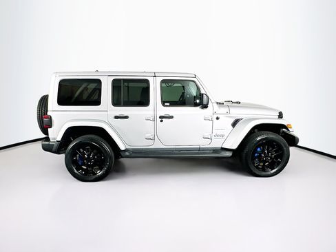 Used 2023 Jeep Wrangler Unlimited Sahara w/ Cold Weather Group AWD/4WD image 10