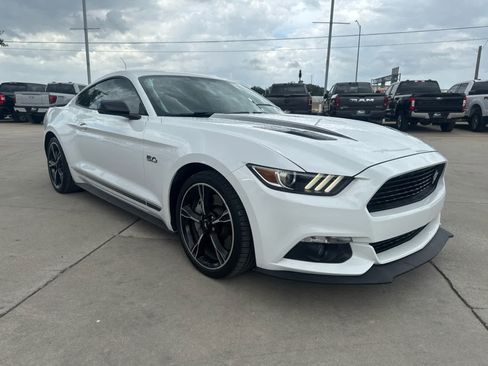 Used 2016 Ford Mustang GT Premium w/ Equipment Group 401A RWD image 5