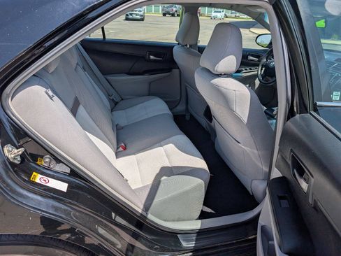 Used 2014 Toyota Camry LE FWD image 12