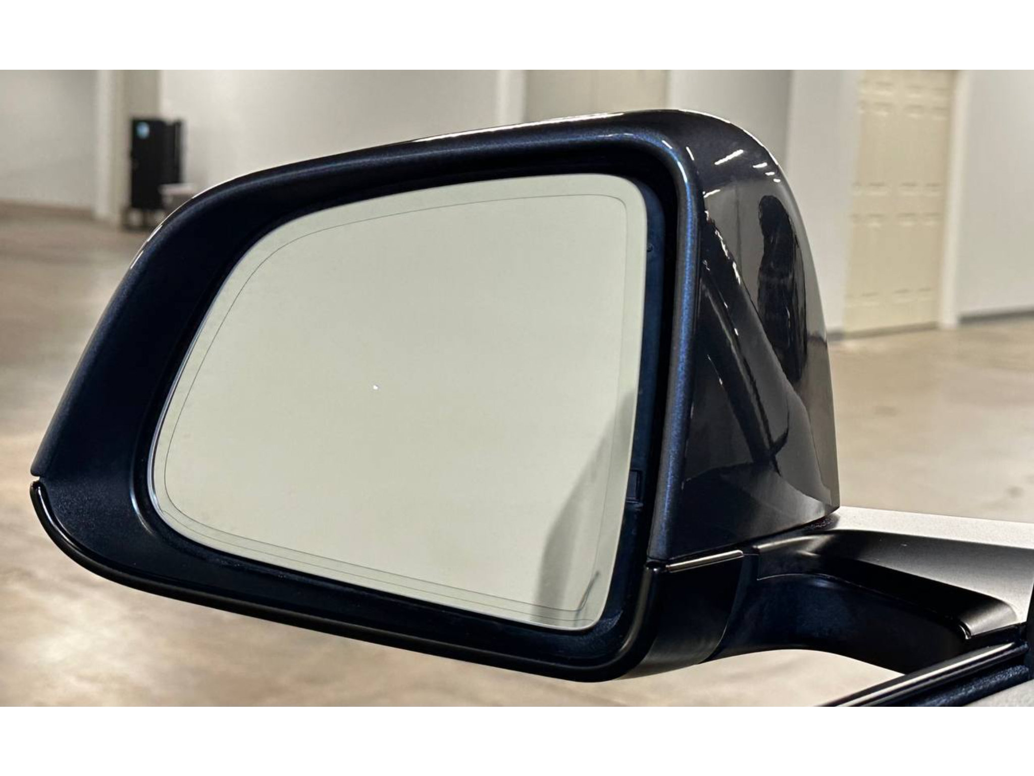 Used 2023 Tesla Model Y Long Range AWD/4WD image 33