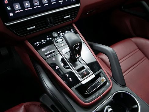 Certified 2022 Porsche Cayenne image 20