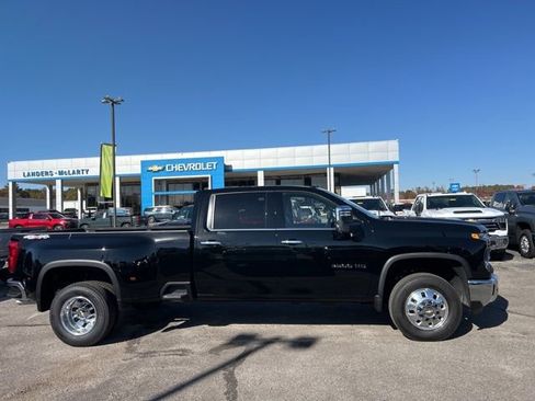 New 2026 Chevrolet Silverado 3500 LTZ image 2