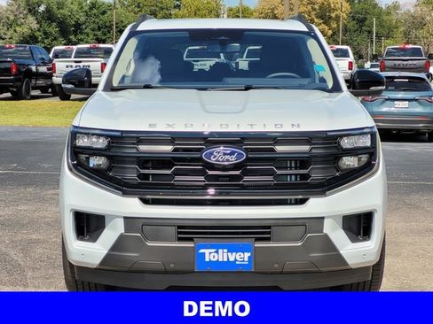 New 2025 Ford Expedition Active image 3