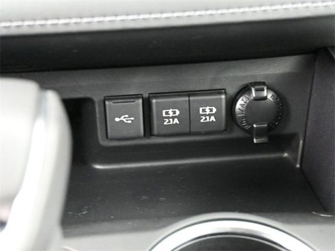 Used 2020 Toyota Highlander XLE image 15