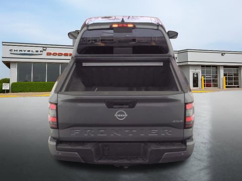 Used 2025 Nissan Frontier SV w/ SV Convenience Package image 6