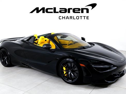 Used 2022 McLaren 720S Spider RWD image 2
