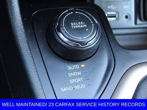 Used 2018 Jeep Cherokee Latitude image 35