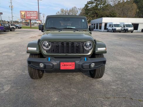 Used 2024 Jeep Wrangler Unlimited w/ Convenience Group image 8