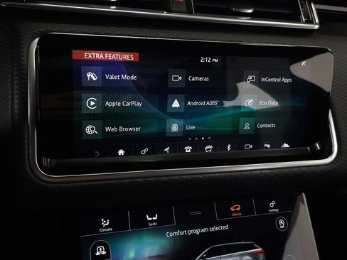 Used 2018 Land Rover Range Rover Velar R-Dynamic SE image 28