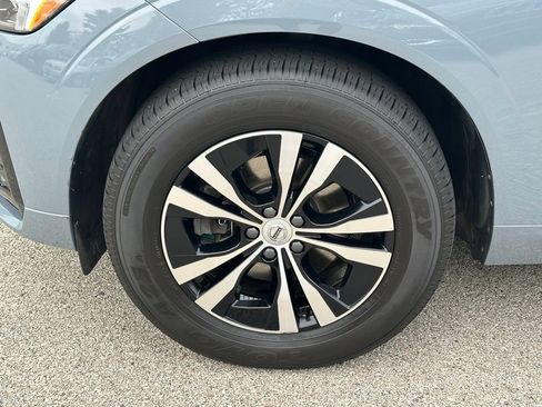 Used 2024 Volvo XC60 B5 Core w/ Climate Package AWD/4WD image 11