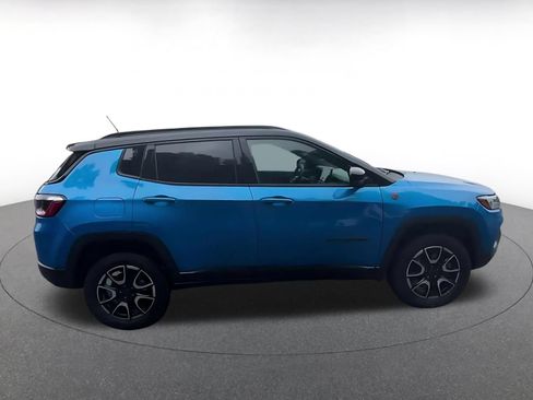 Used 2025 Jeep Compass Trailhawk AWD/4WD image 16