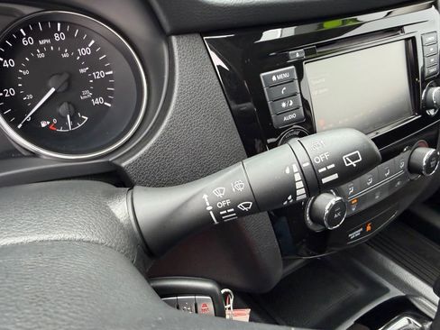 Certified 2022 Nissan Rogue Sport S image 28