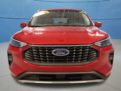 Used 2025 Ford Escape SE w/ Class II Trailer Tow Package FWD image 28