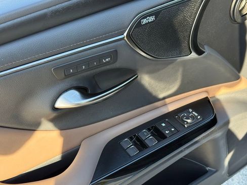 Certified 2023 Lexus ES 350 w/ Premium Package image 21