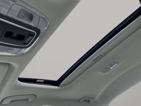 New 2025 Hyundai Elantra Limited image 30