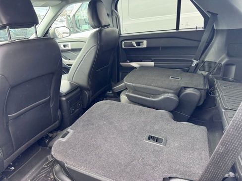 Used 2023 Ford Explorer XLT w/ Equipment Group 202A image 9
