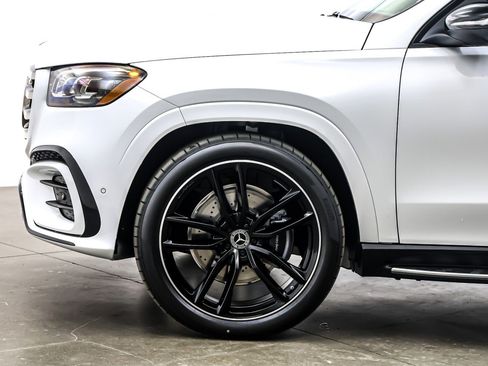 New 2026 Mercedes-Benz GLS 450 4MATIC image 10