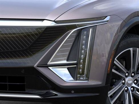 New 2026 Cadillac Lyriq Luxury RWD image 10