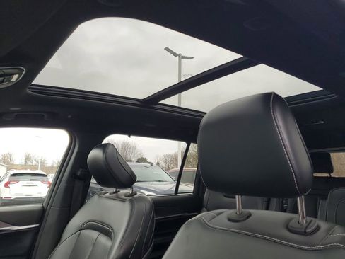 Used 2024 Jeep Grand Cherokee L Limited w/ Luxury Tech Group II image 10