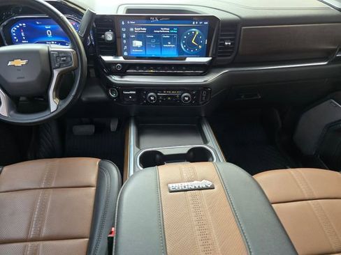 Used 2024 Chevrolet Silverado 2500 High Country w/ Technology Package AWD/4WD image 29