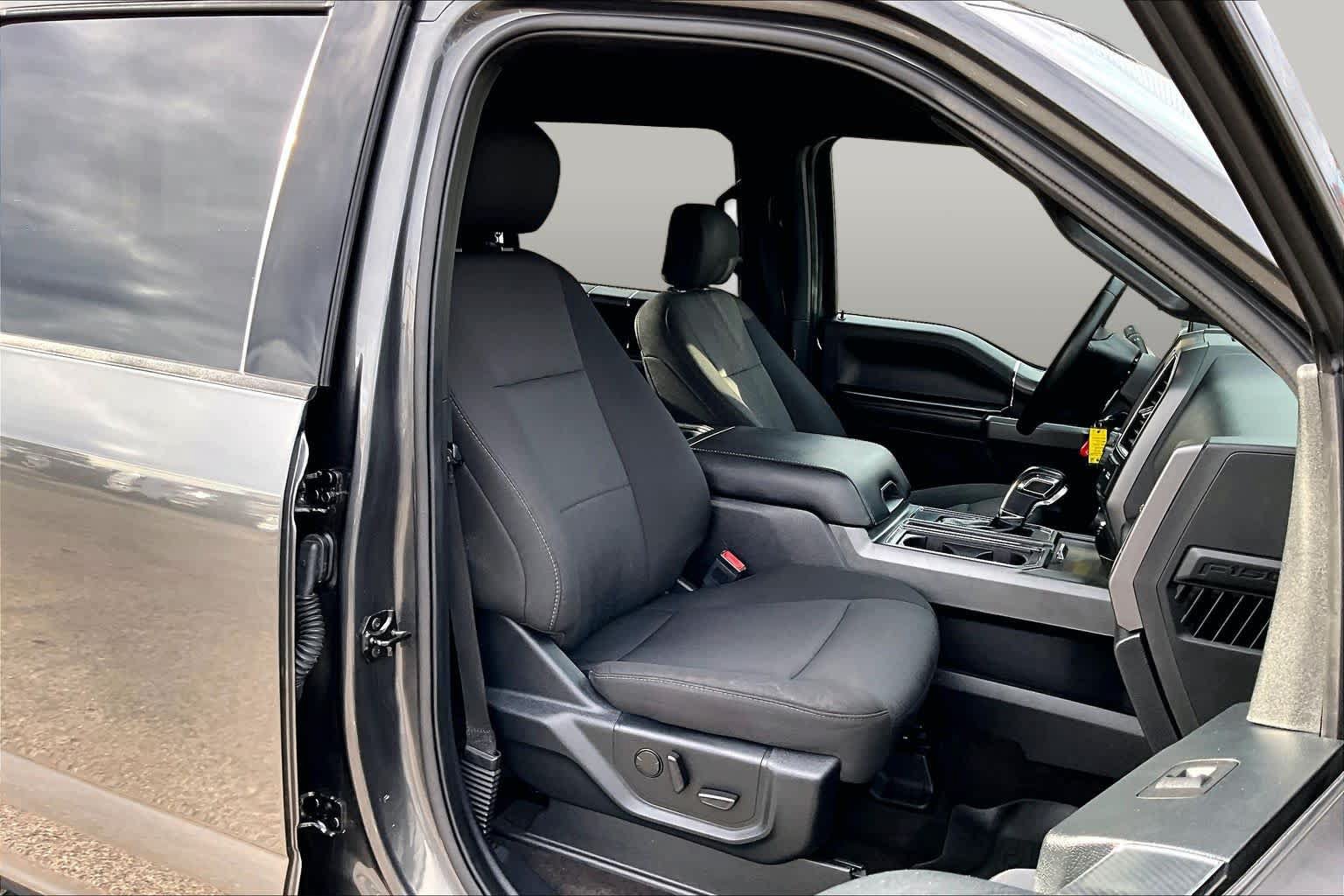 Used 2019 Ford F150 XLT w/ Equipment Group 302A Luxury AWD/4WD image 11