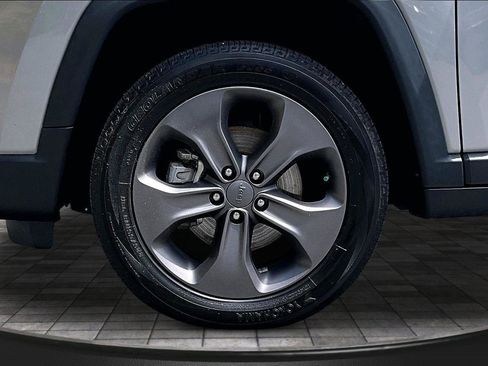 Certified 2022 Jeep Compass Latitude AWD/4WD image 9